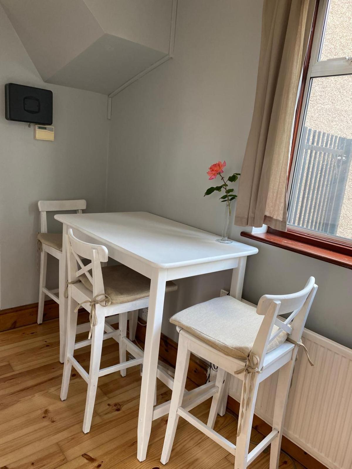 Lovely Rooms In West London Northolt  Eksteriør billede